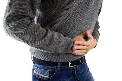 man has symptoms of gastritis